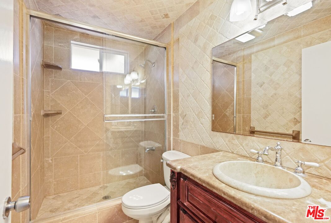 148 Van Nuys Avenue Oxnard, CA 93035 - Photo 12 of 37