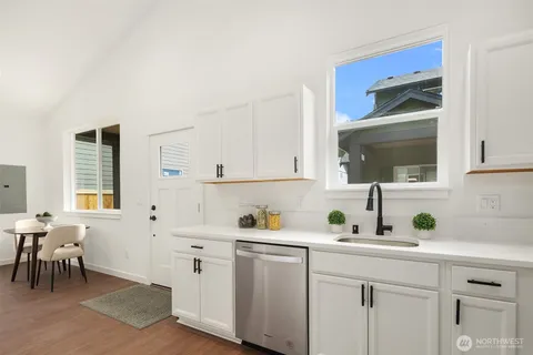 $499,950 | 12330 13th Place Southwest, Burien, WA 98146