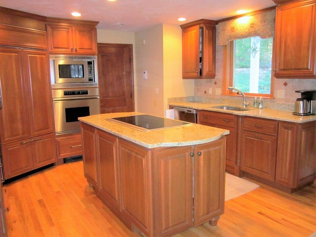 177 Kendall Road Holden, MA 01522 - Photo 5 of 30