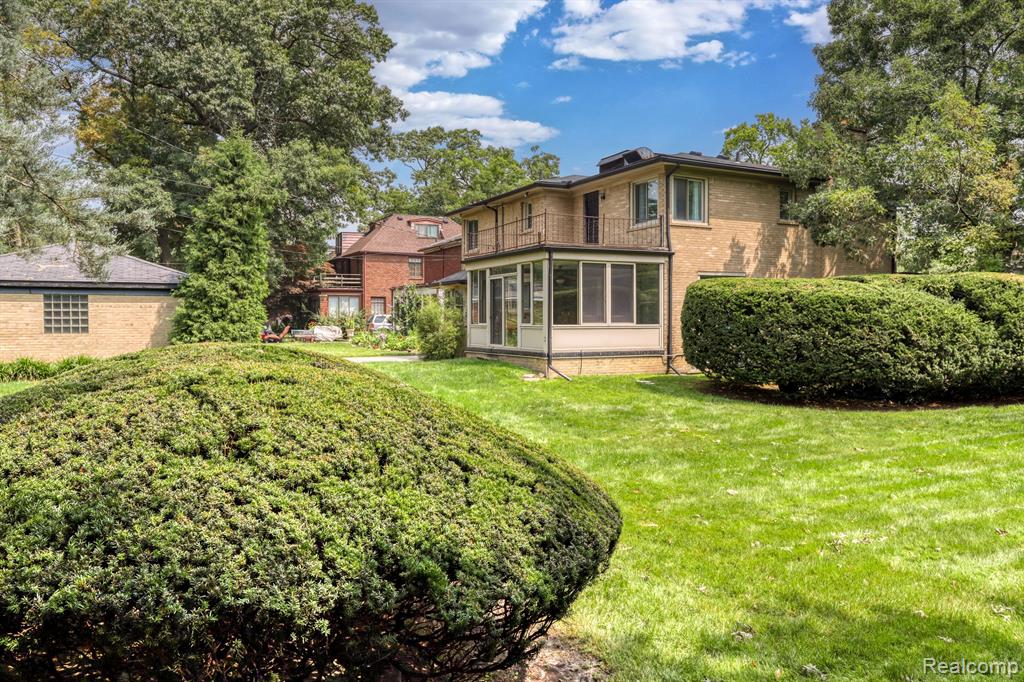 19595 Renfrew Road Detroit, MI 48221 - Photo 7 of 39