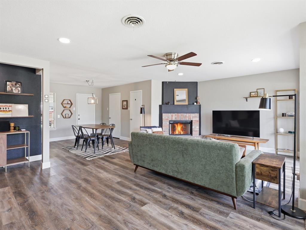 2613 West Rochelle Road Irving, TX 75062 - Photo 2 of 22