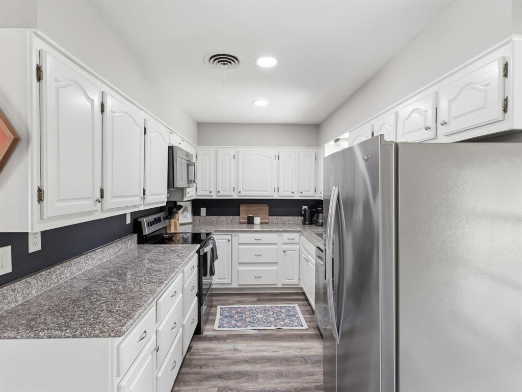 2613 West Rochelle Road Irving, TX 75062 - Photo 7 of 22