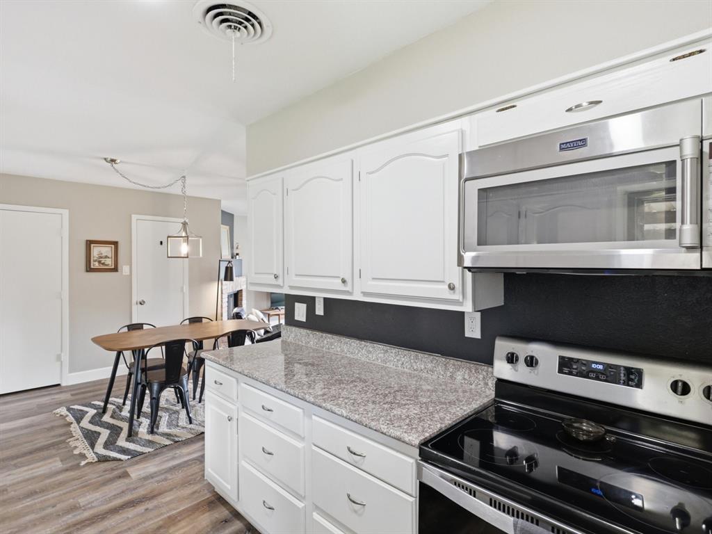 2613 West Rochelle Road Irving, TX 75062 - Photo 9 of 22