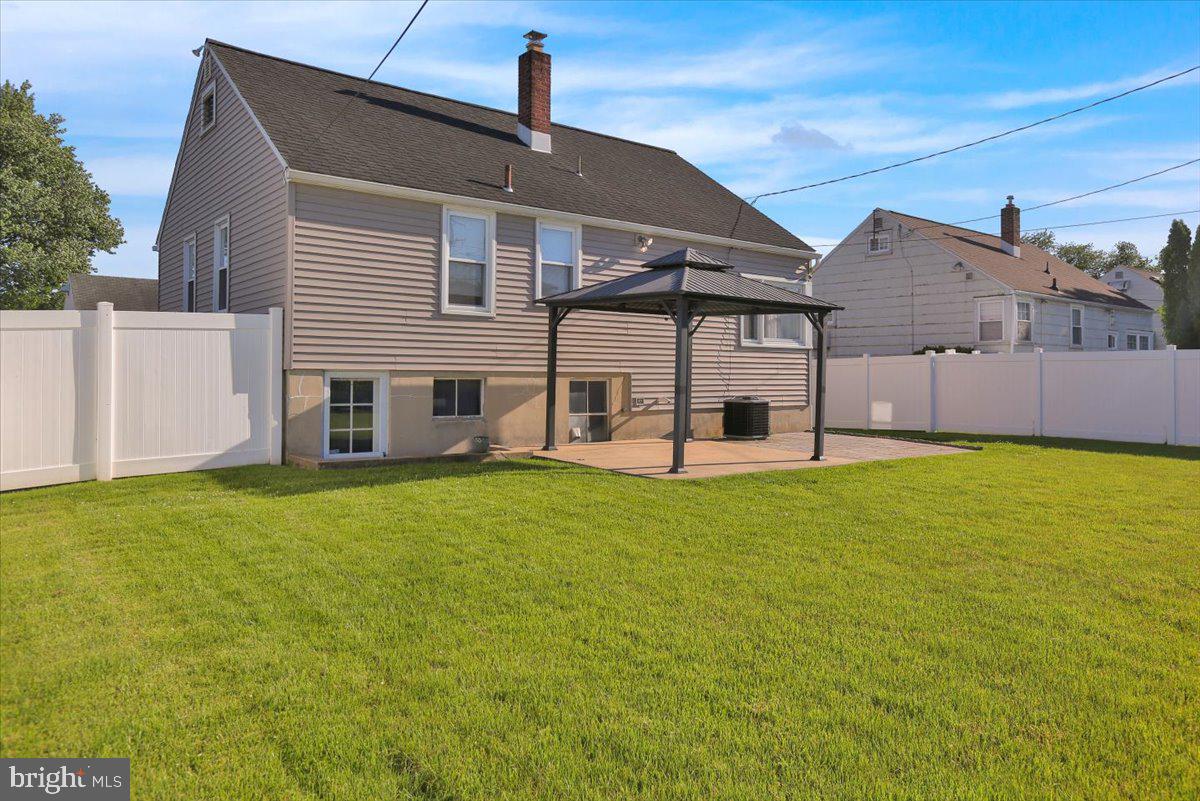 513 Harding Avenue Reading, PA 19607 - Photo 11 of 38