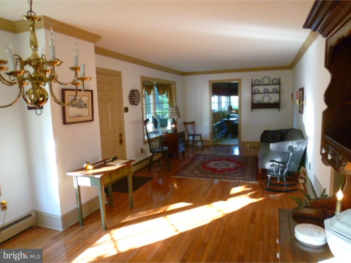 2845 Larkin Road Upper Chichester, PA 19061 - Photo 5 of 25 Living Room