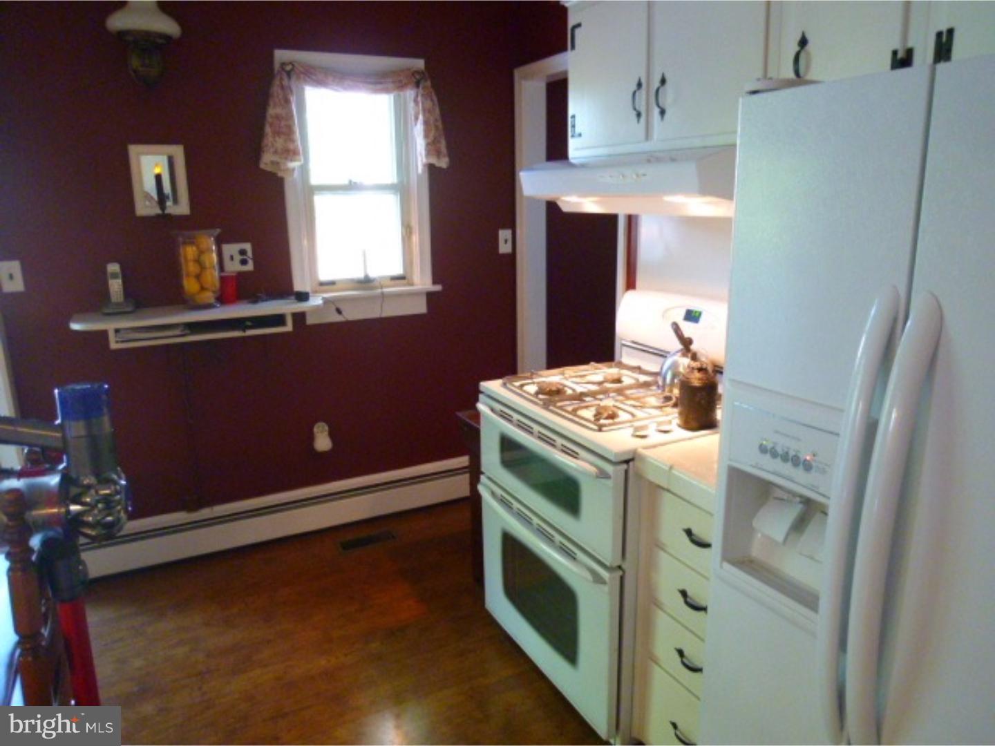 2845 Larkin Road Upper Chichester, PA 19061 - Photo 10 of 25 Kitchen