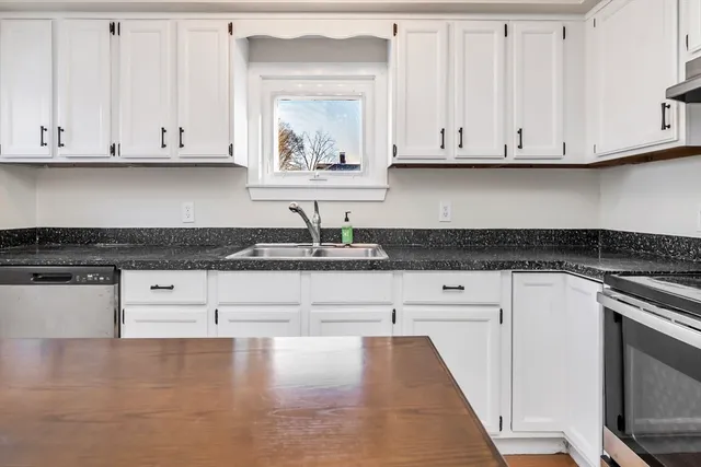 $450,000 | 70-72 Maple Avenue, Unit 3, North Andover, MA 01845