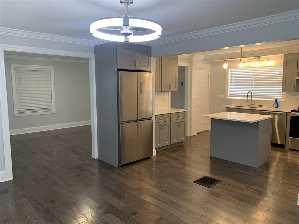 292 Billings Road Quincy, MA 02170 - Photo 3 of 20