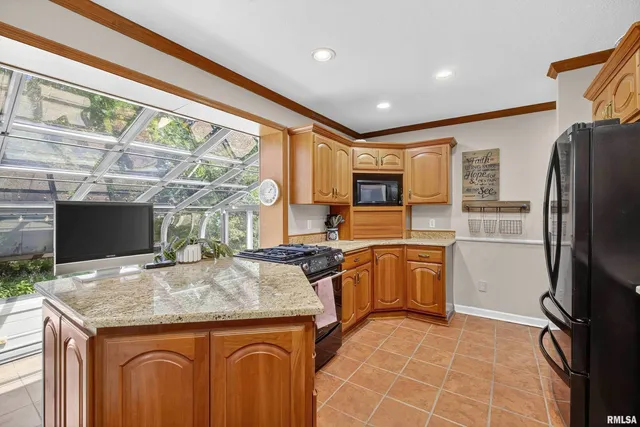 $535,000 | 600 Sycamore Drive, Le Claire, IA 52753