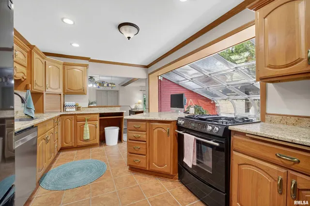 $535,000 | 600 Sycamore Drive, Le Claire, IA 52753