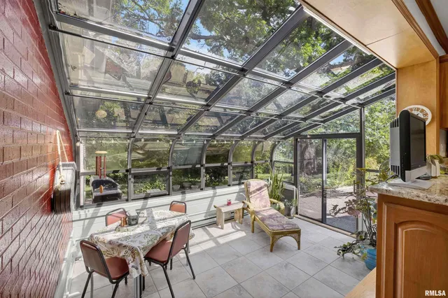 $535,000 | 600 Sycamore Drive, Le Claire, IA 52753