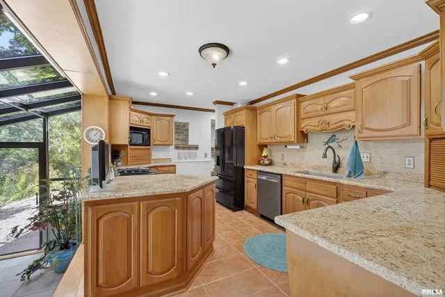 $535,000 | 600 Sycamore Drive, Le Claire, IA 52753