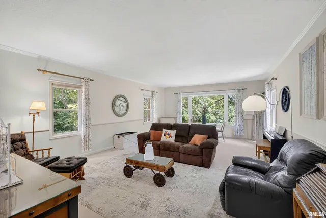 $535,000 | 600 Sycamore Drive, Le Claire, IA 52753