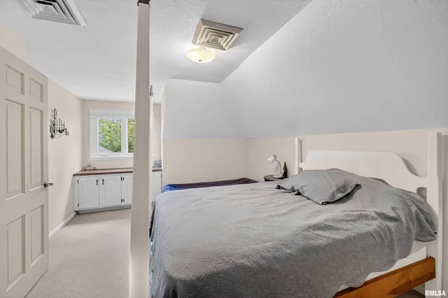 $535,000 | 600 Sycamore Drive, Le Claire, IA 52753