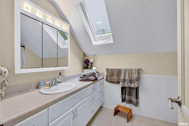 $535,000 | 600 Sycamore Drive, Le Claire, IA 52753