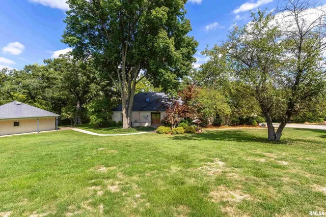 $535,000 | 600 Sycamore Drive, Le Claire, IA 52753