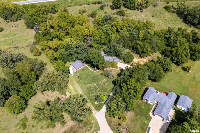$535,000 | 600 Sycamore Drive, Le Claire, IA 52753