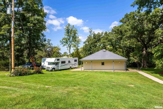 $535,000 | 600 Sycamore Drive, Le Claire, IA 52753