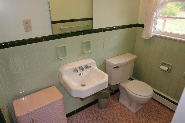 3455 Windsor Road Roanoke, VA 24018 - Photo 23 of 51 DSC03590