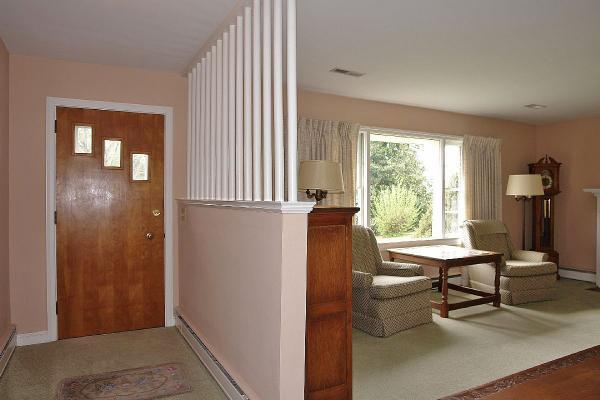 3455 Windsor Road Roanoke, VA 24018 - Photo 5 of 51 DSC03564