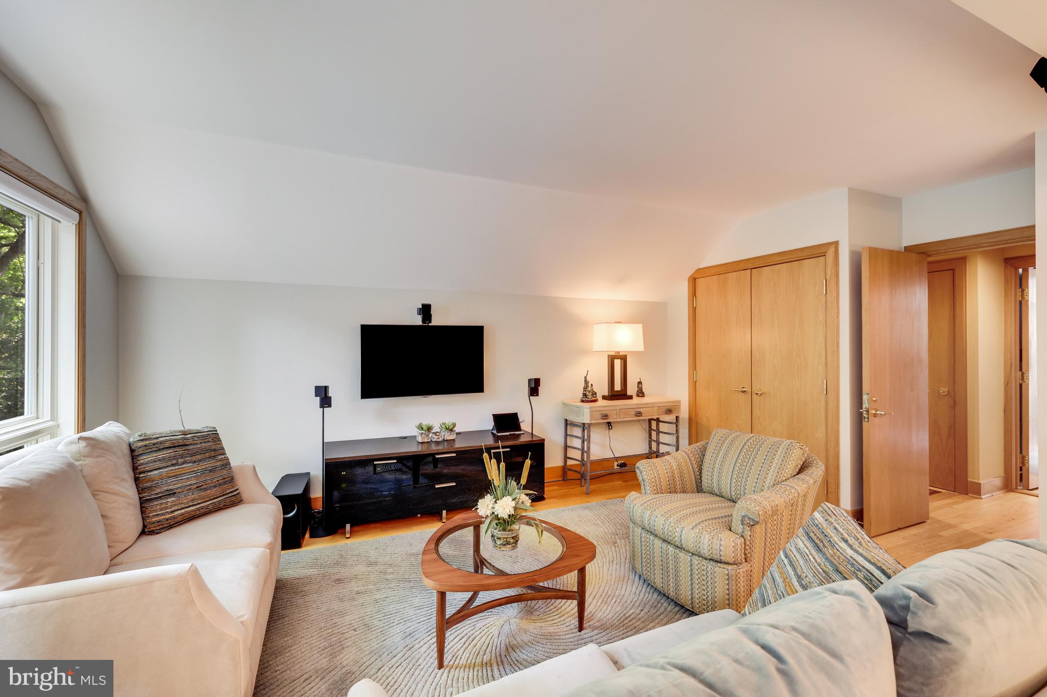 2202 Spinnaker Court Reston, VA 20191 - Photo 60 of 137 Living area in the in-law suite.