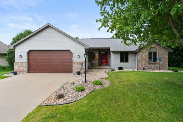 $439,900 | W2585 Oakbrook Court, Appleton, WI 54915