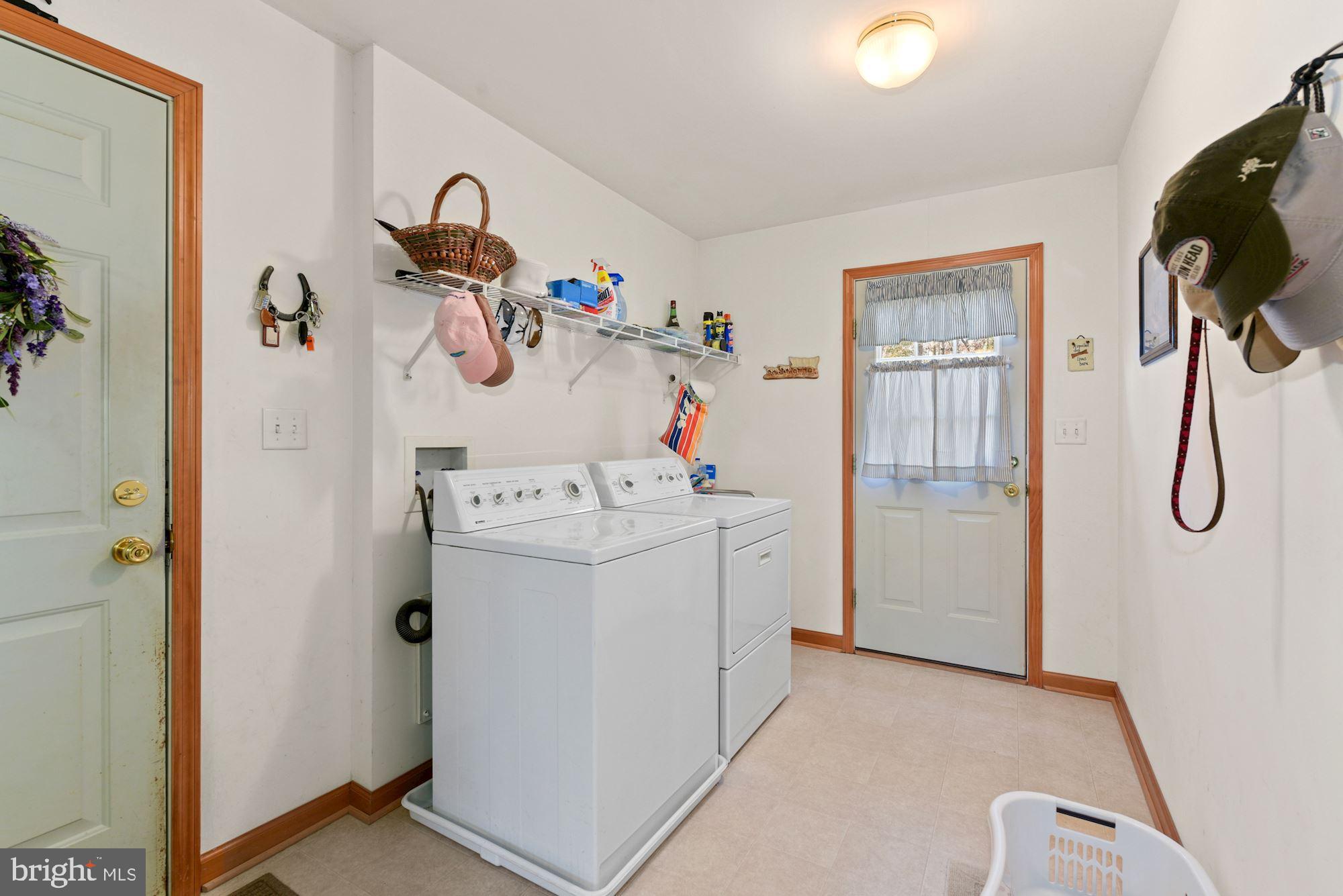 367 Alvine Road Pittsgrove, NJ 08318 - Photo 14 of 36 Mud Room off of the kitchen
