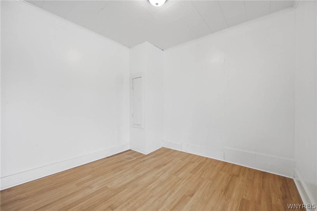 6043 Old Niagara Road Lockport Town, NY 14094 - Photo 14 of 46