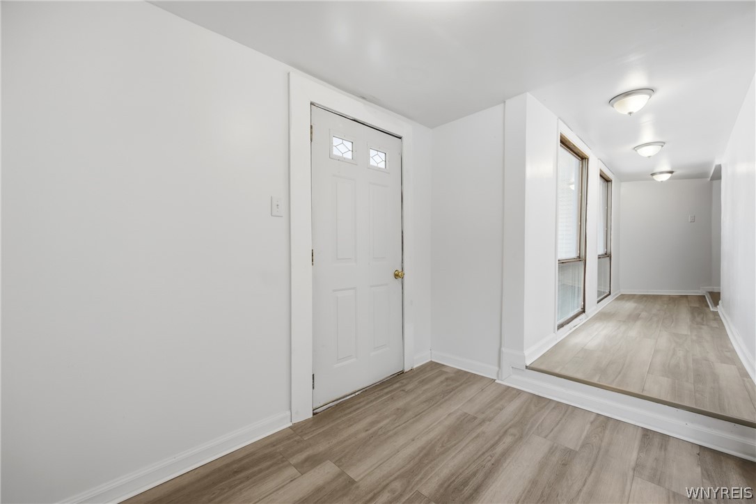 6043 Old Niagara Road Lockport Town, NY 14094 - Photo 23 of 46