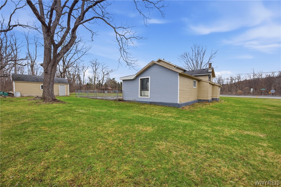 6043 Old Niagara Road Lockport Town, NY 14094 - Photo 40 of 46