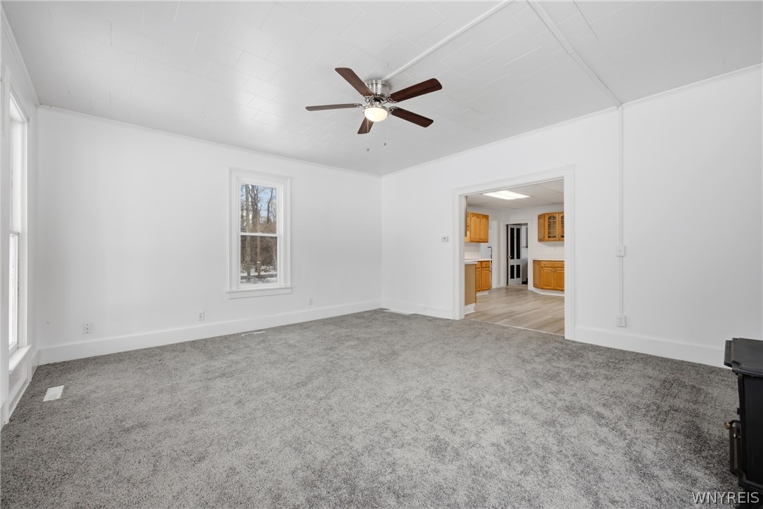 6043 Old Niagara Road Lockport Town, NY 14094 - Photo 7 of 46