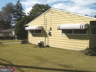 82 Border Rock Road Levittown, PA 19057 - Photo 3 of 6 Gallery Image 3