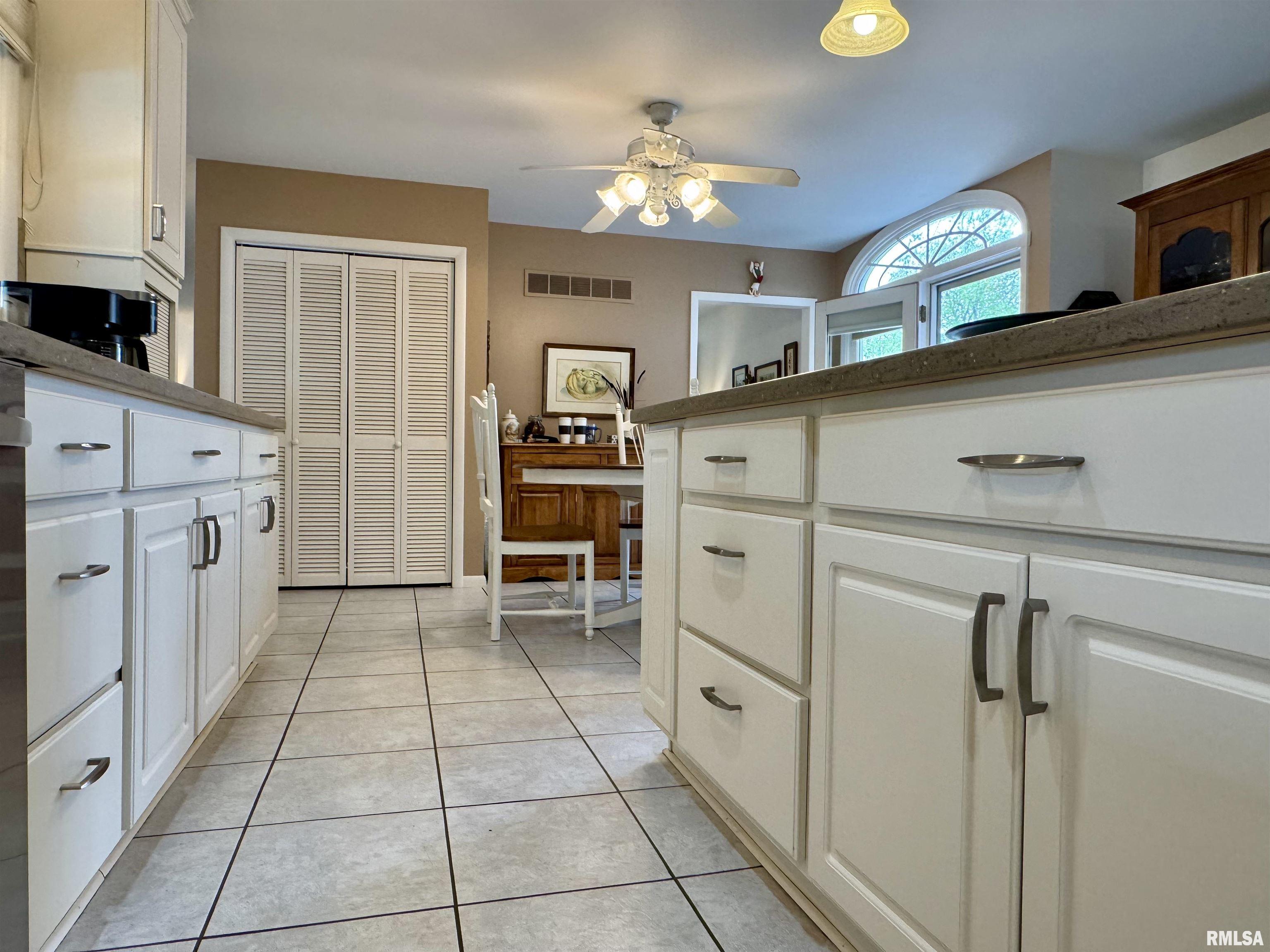 833 Madelyn Avenue Macomb, IL 61455 - Photo 18 of 53