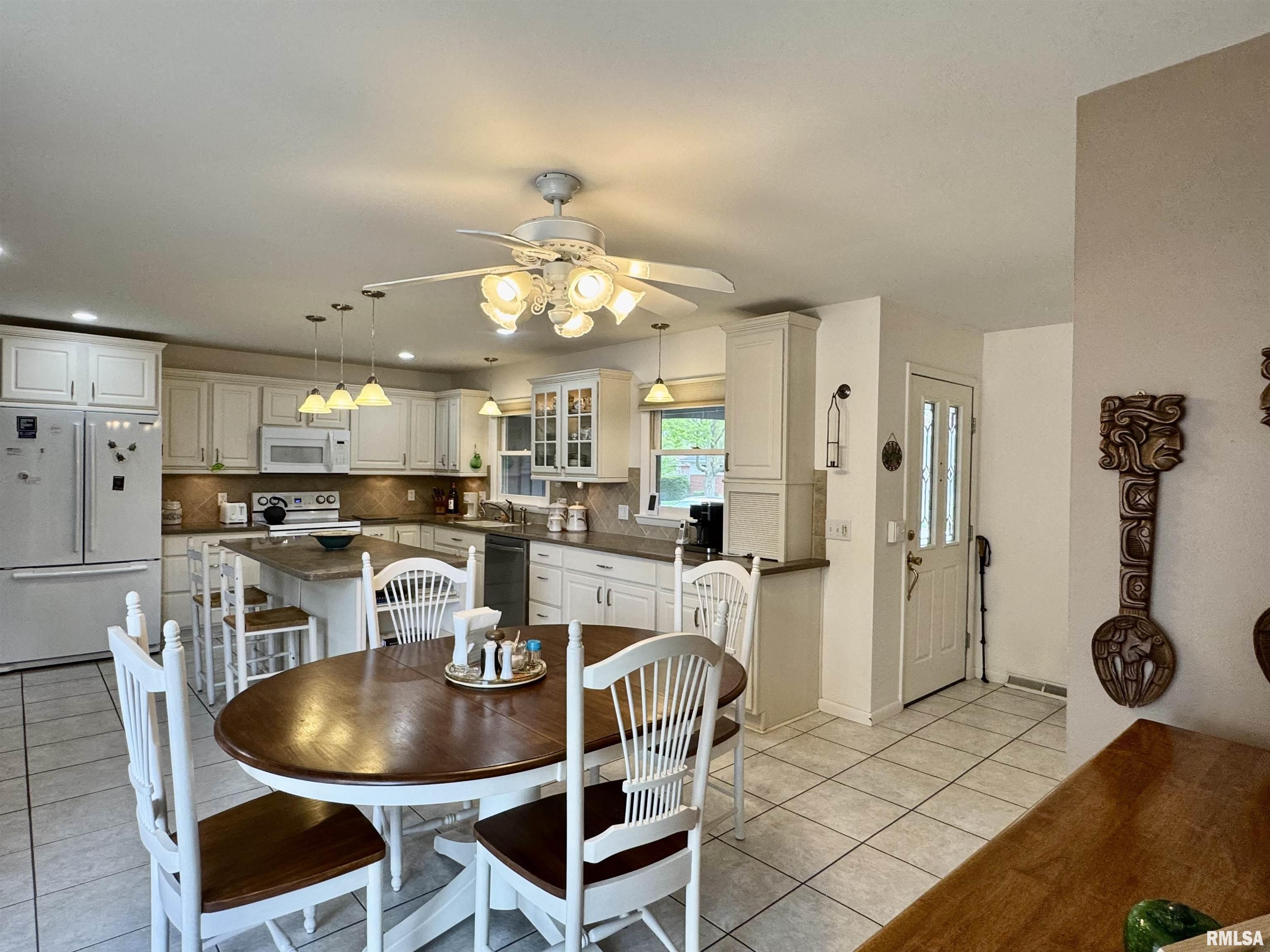 833 Madelyn Avenue Macomb, IL 61455 - Photo 20 of 53