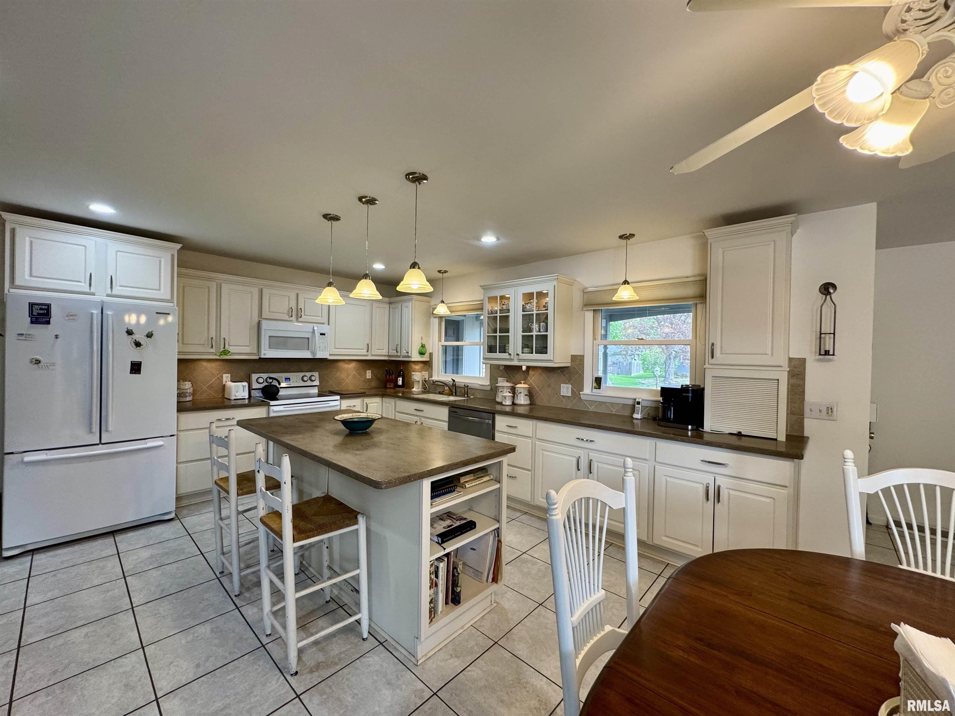 833 Madelyn Avenue Macomb, IL 61455 - Photo 23 of 53