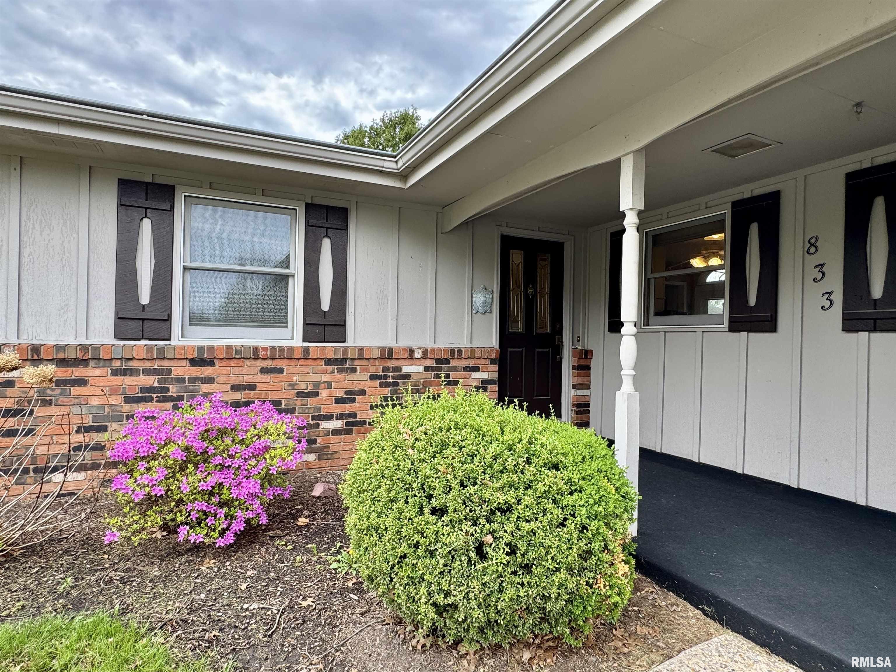 833 Madelyn Avenue Macomb, IL 61455 - Photo 4 of 53