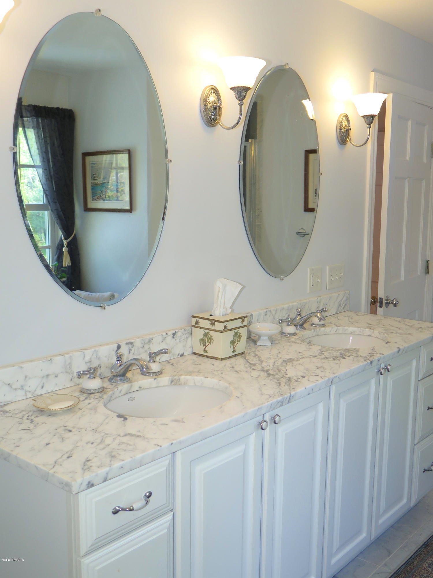 751 Dublin Road Richmond, MA 01254 - Photo 15 of 41 Elegant Sconces