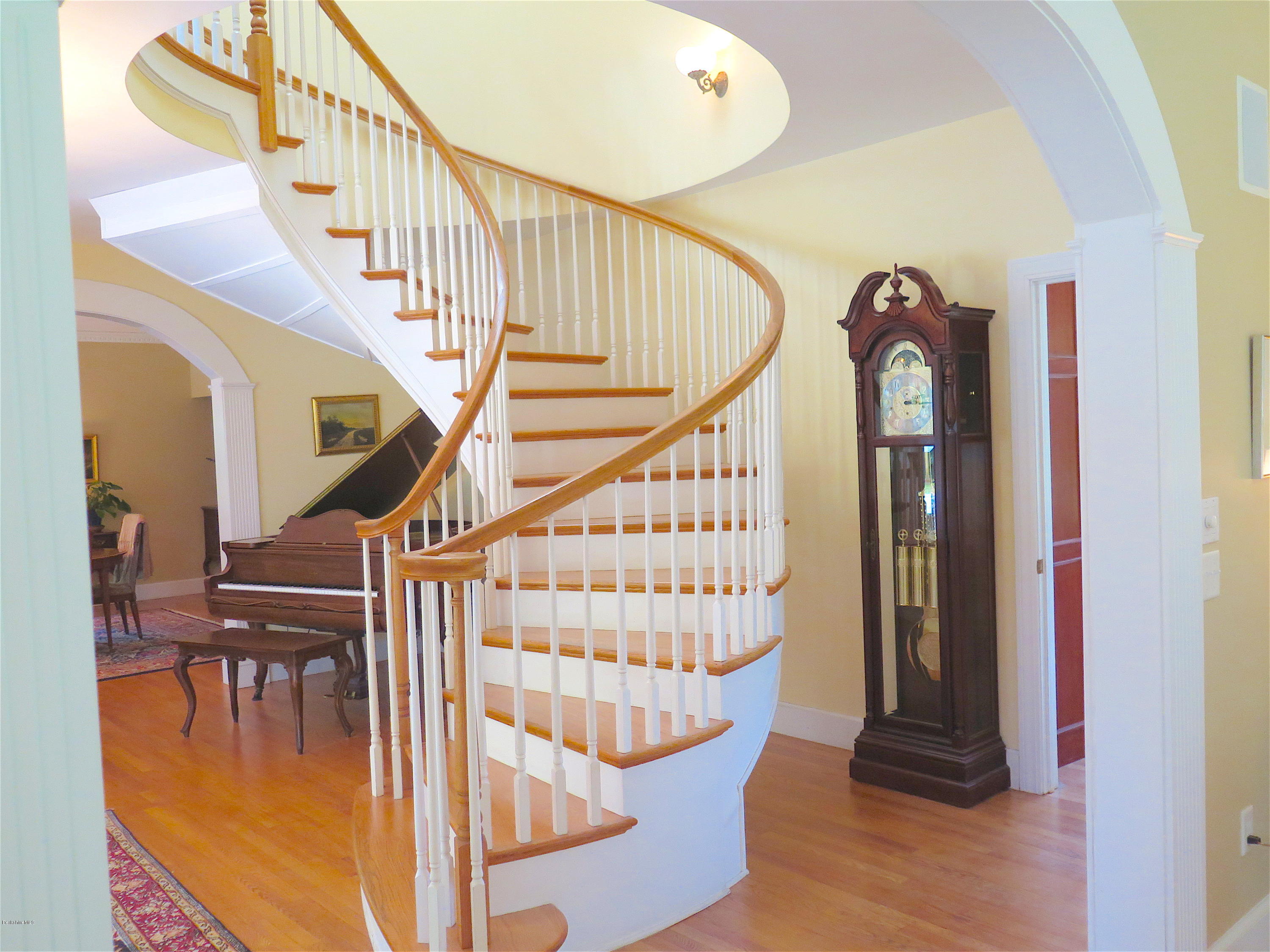 Spacious Two Story Foyer