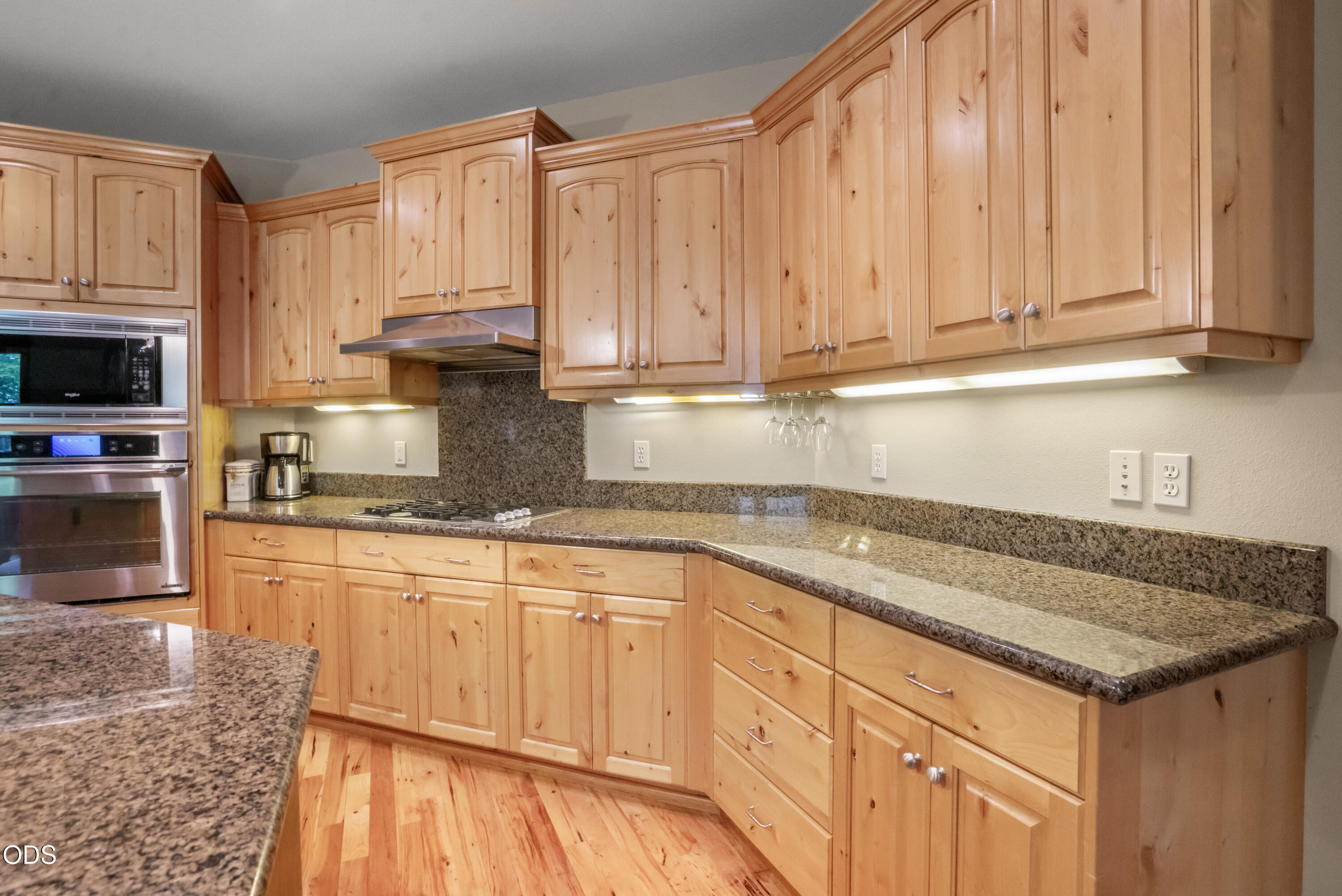 3571 Southwest 36th Place Redmond, OR 97756 - Photo 12 of 39
