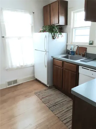 $2,200 | 98 Charlotte Street, Canandaigua City, NY 14424