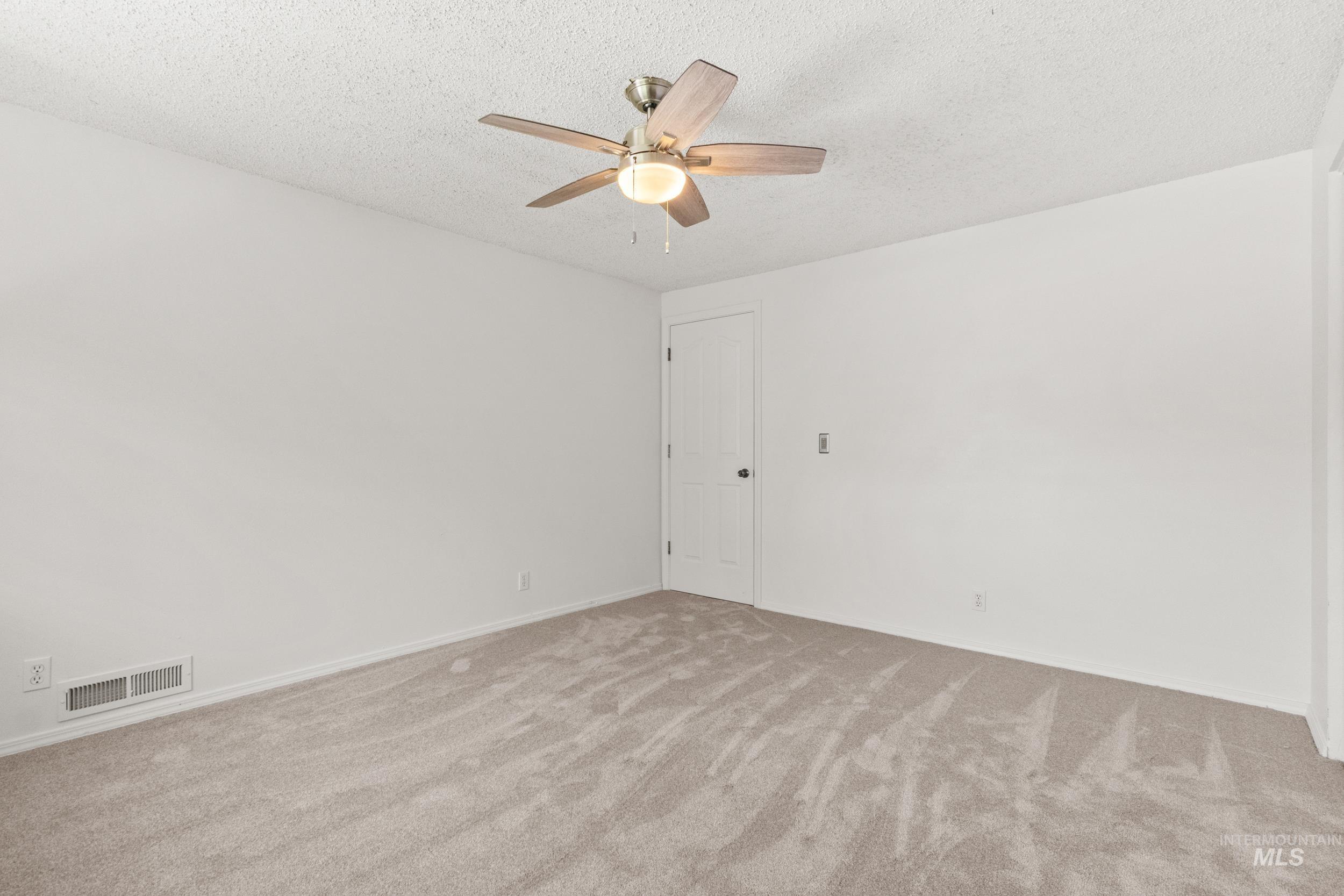 3687 South Gekeler Lane, Unit 77 Boise, ID 83706 - Photo 9 of 34