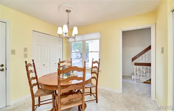 $350,000 | 1503 Walpole Drive, Chesterfield, MO 63017