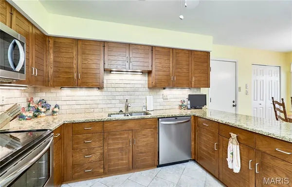 $350,000 | 1503 Walpole Drive, Chesterfield, MO 63017