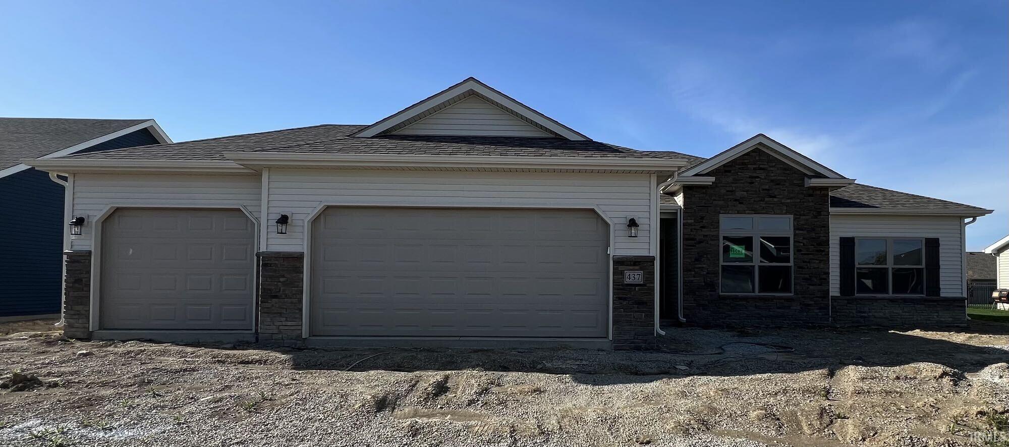 437 Buckingham Lane Huntington, IN 46750 - Photo 2 of 23