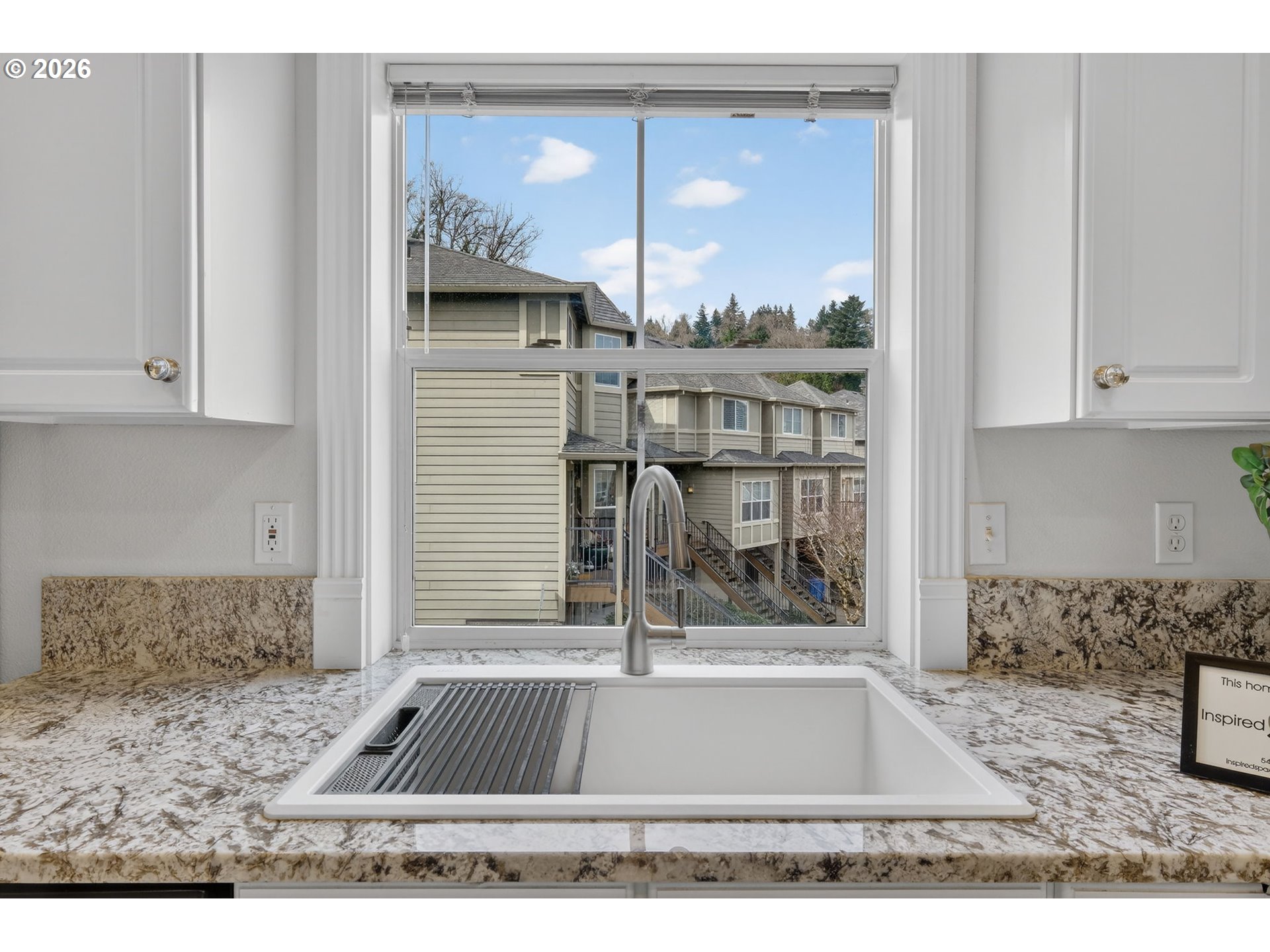 4934 Southwest 1st Avenue Portland, OR 97239 - Photo 12 of 33 a view of living room
