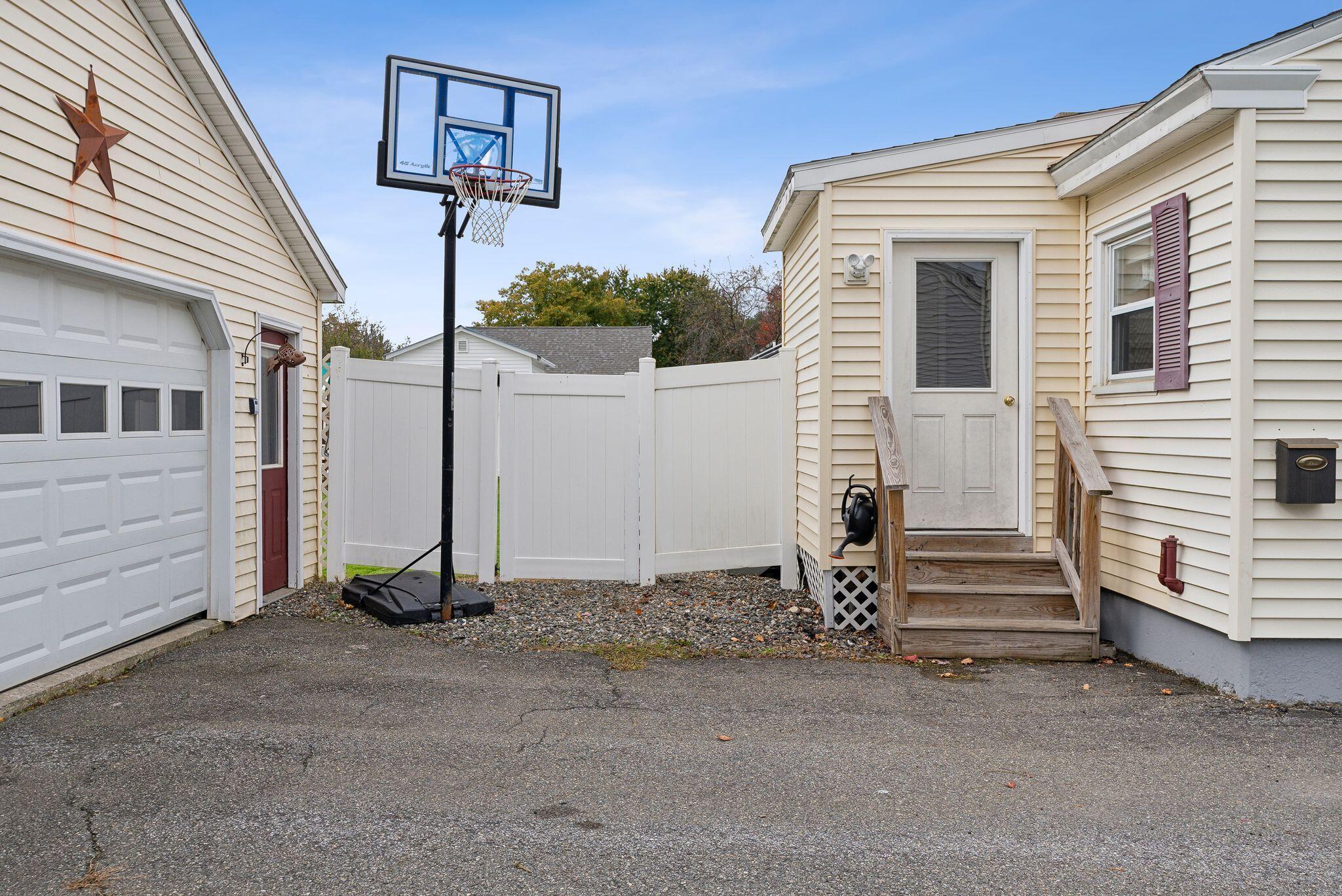 5 Marie Street Winslow, ME 04901 - Photo 4 of 42 4_DSC03164