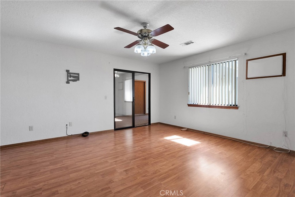 18043 Sunburst Road Victorville, CA 92395 - Photo 21 of 40