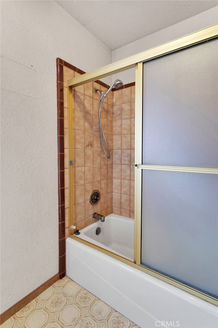 18043 Sunburst Road Victorville, CA 92395 - Photo 24 of 40