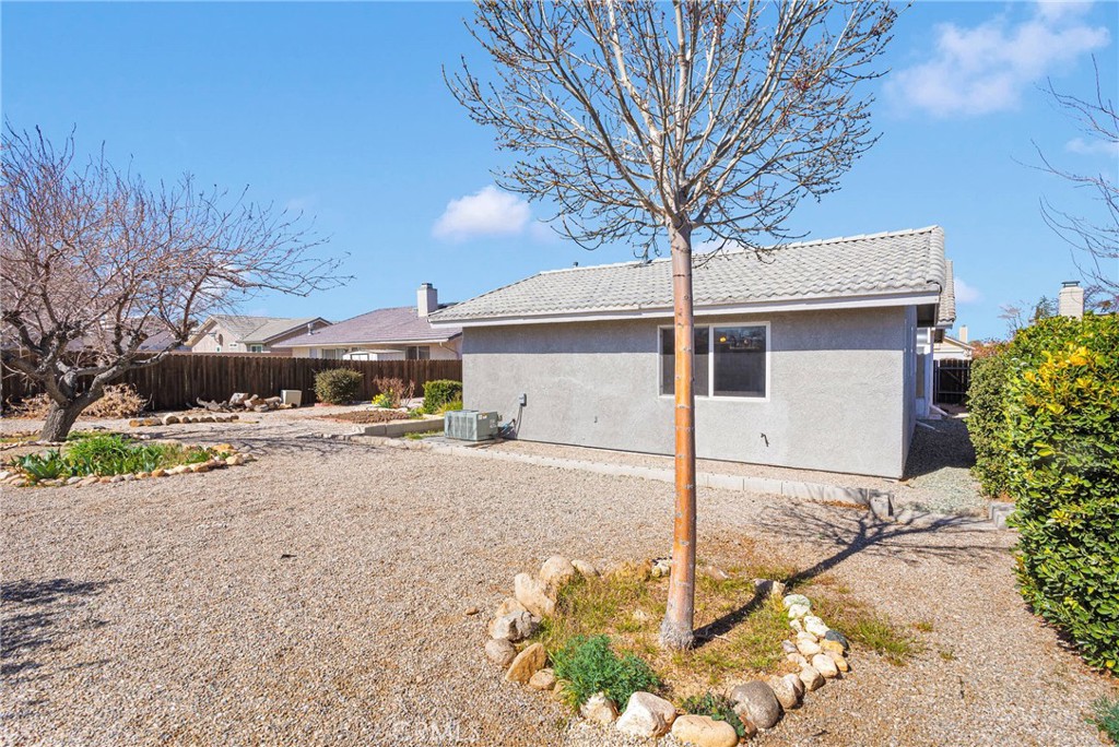 18043 Sunburst Road Victorville, CA 92395 - Photo 37 of 40