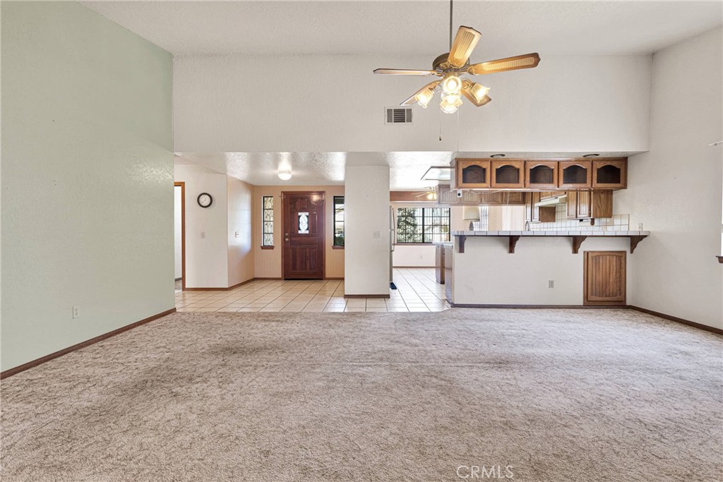 18043 Sunburst Road Victorville, CA 92395 - Photo 7 of 40